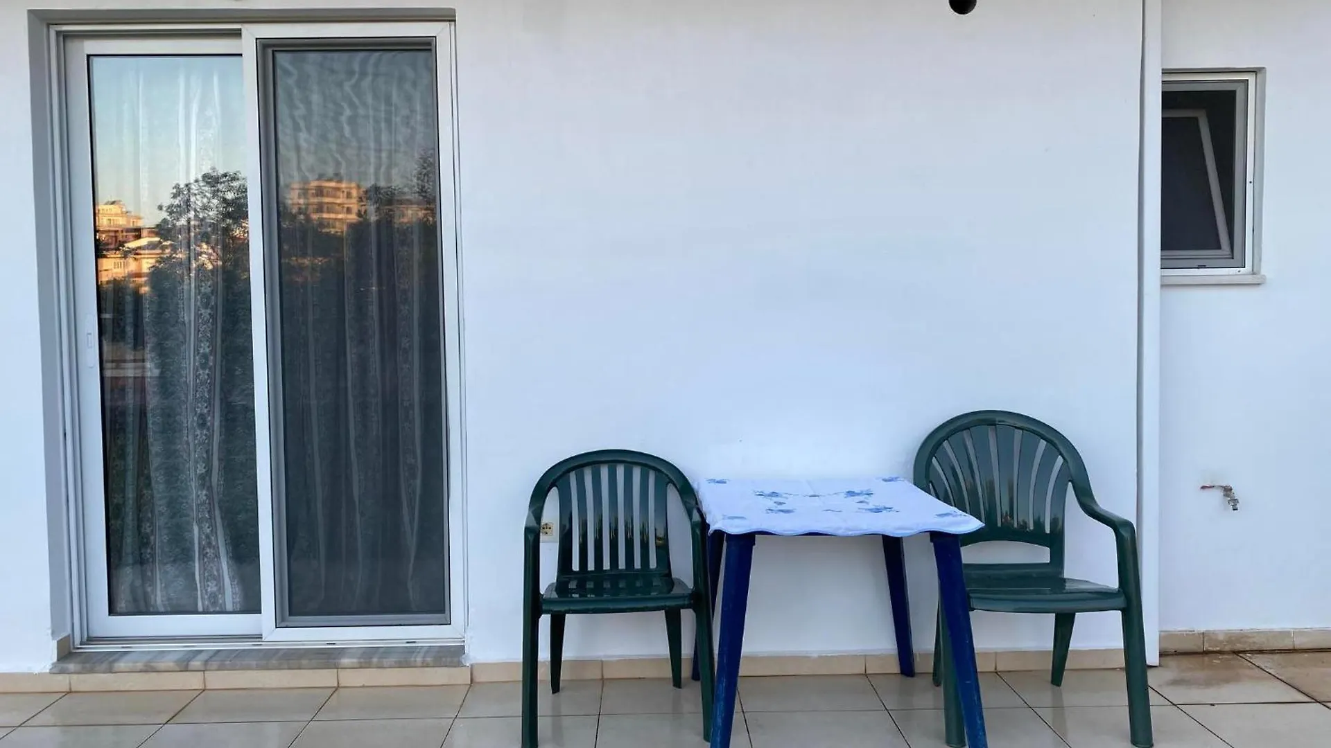 Villa Earta & Leo Εξαμίλιο 0*,  Αλβανία