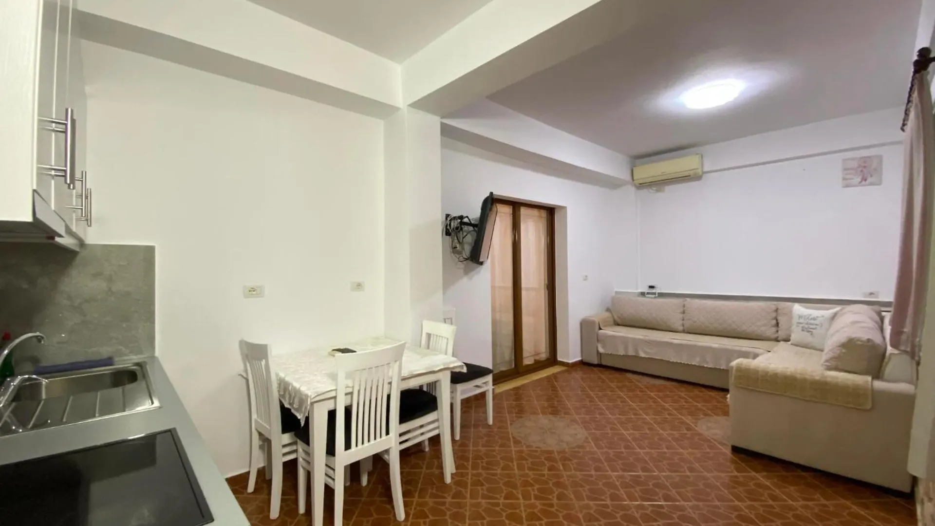 Διαμέρισμα Villa Earta & Leo Εξαμίλιο
